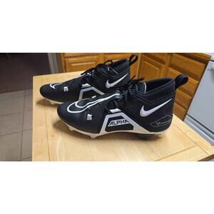 Nike Alpha Menace Pro 3 Mid football cleats size 14